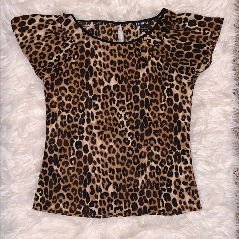 Cheetah print short sleeve top